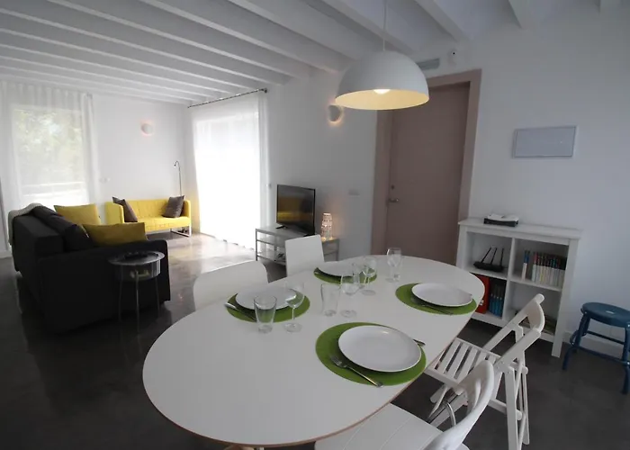 1 Dormitorio, Jardin Y Piscina - Montesomo Holiday home *